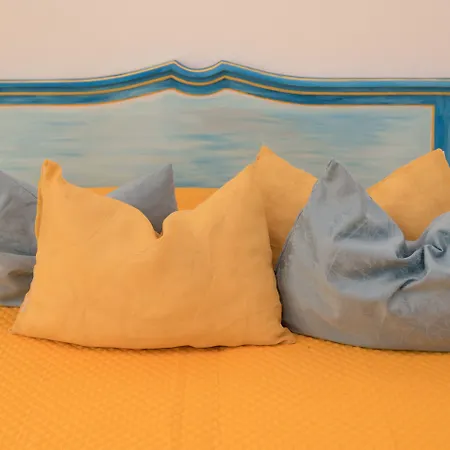 Hotiday Neptunus Bed & Breakfast 3*