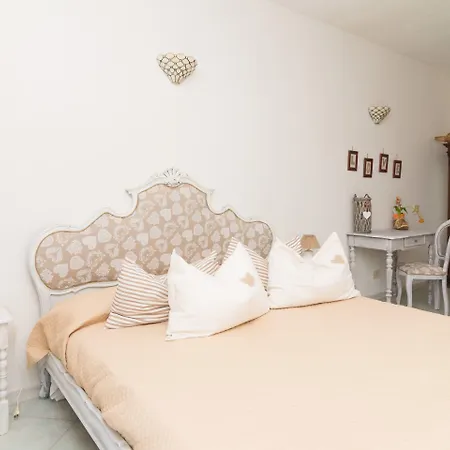 Acomodação com café da manhã  Hotiday Neptunus Forio di Ischia
