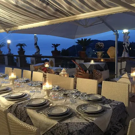 Neptunus Bed & Breakfast 3*