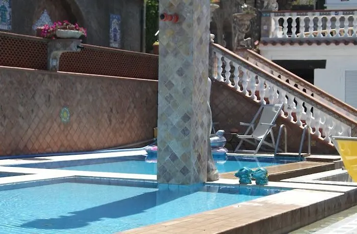 Neptunus Oda ve Kahvaltı Forio di Ischia